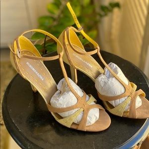 Authentic BCBG gorgeous sandals